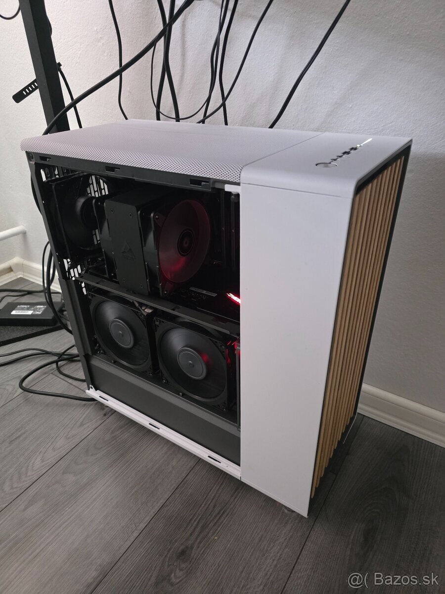 7800X3D, 9070XT 16GB, 32GB 6000Mhz - 3