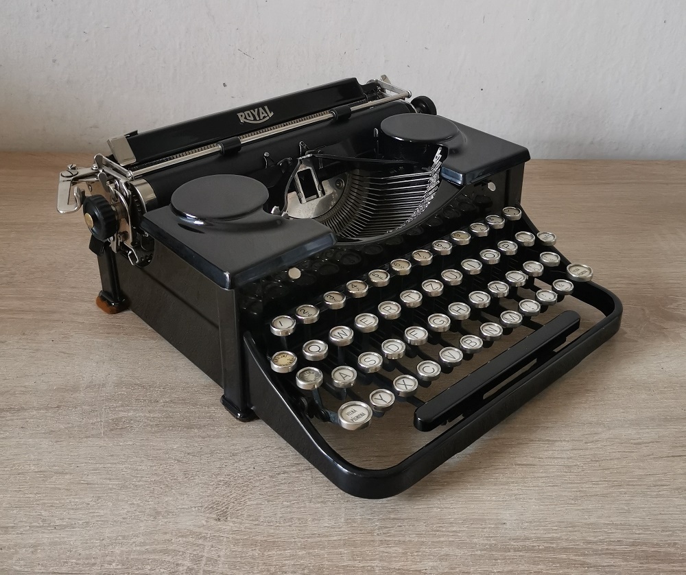 Luxusný starožitný písací stroj ROYAL P z roku 1931 - 3