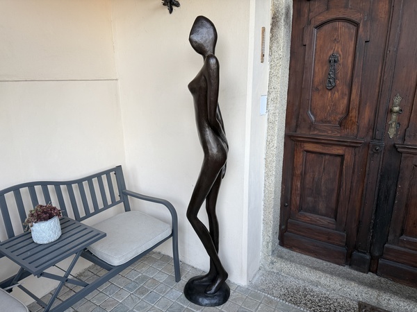 BRONZOVÁ SOCHA MODERNA - AKT ŽENY 182 cm - 3