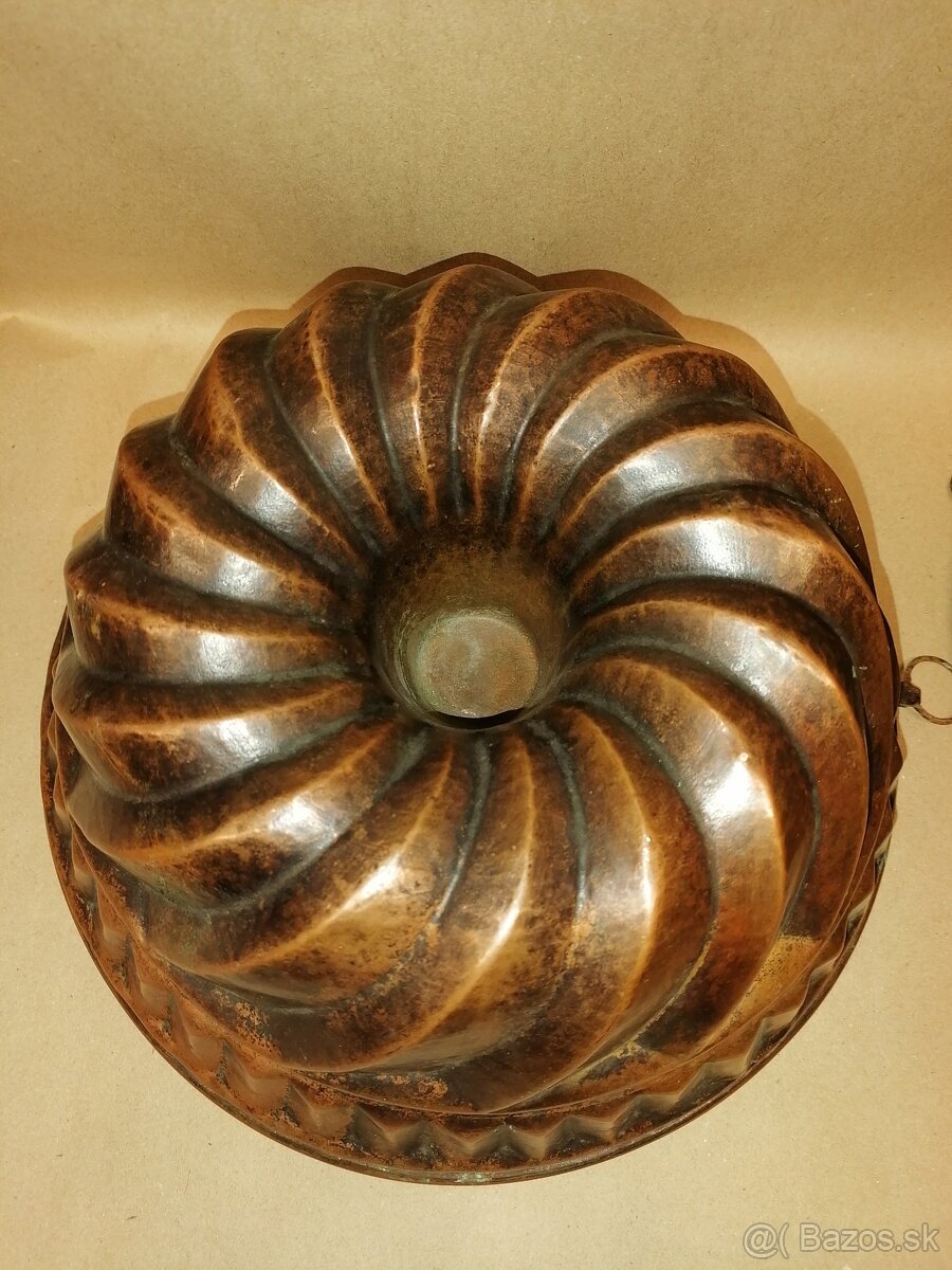 Staré bábovkové formy. - 3