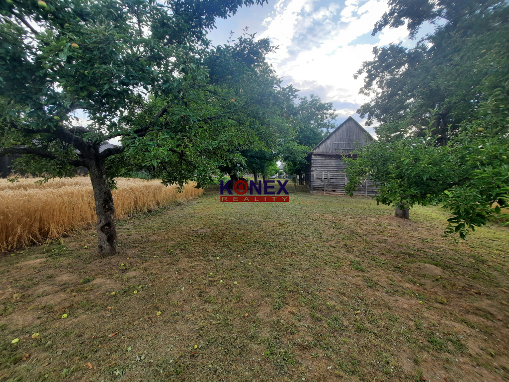 ROZĽAHLÝ POZEMOK s DOMOM v príjemnej obci JENKOVCE - 3