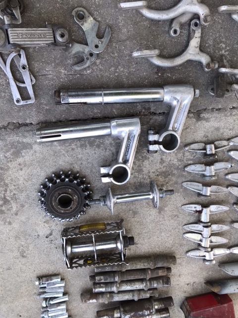 Favorit, Eska diely - 3