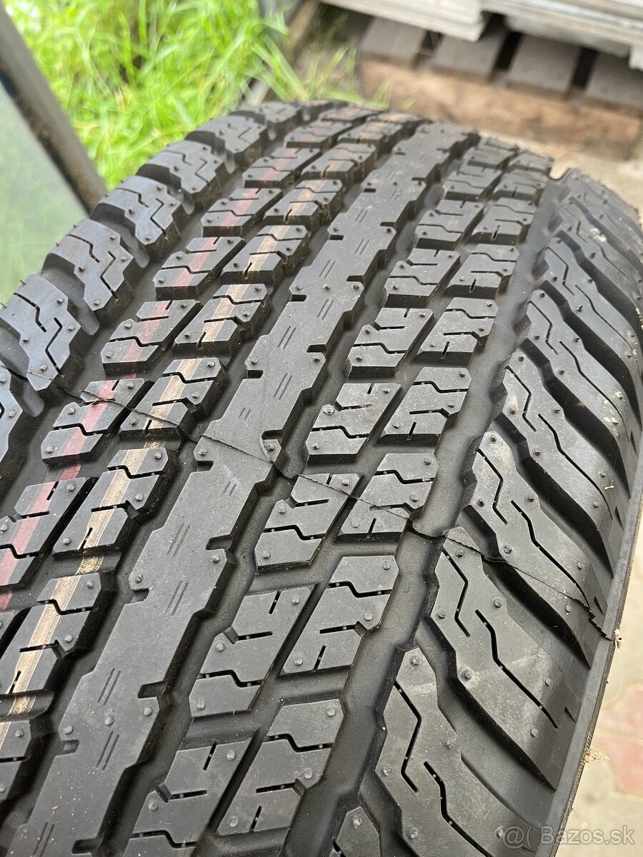 285/65 R17 Yokohama Nova Pneu - 3