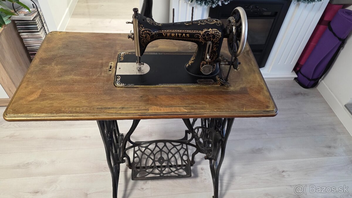 Na predaj starožitný šijací stroj VERITAS - 3
