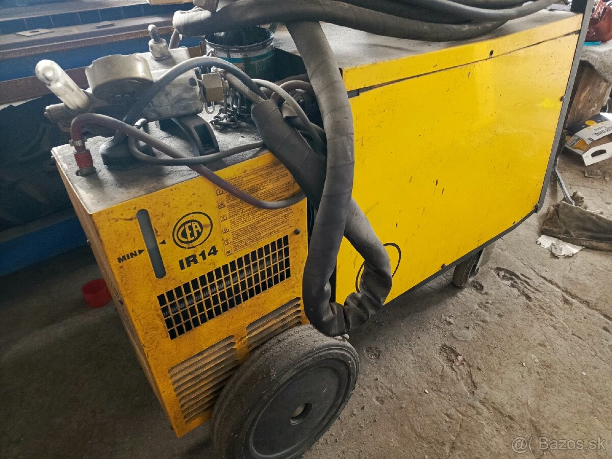 Zvárací poloautomat CEA Maxi 4005 Synergic - 3