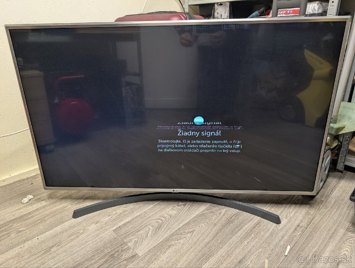 Tv LG 49", pasy na displeji - 3