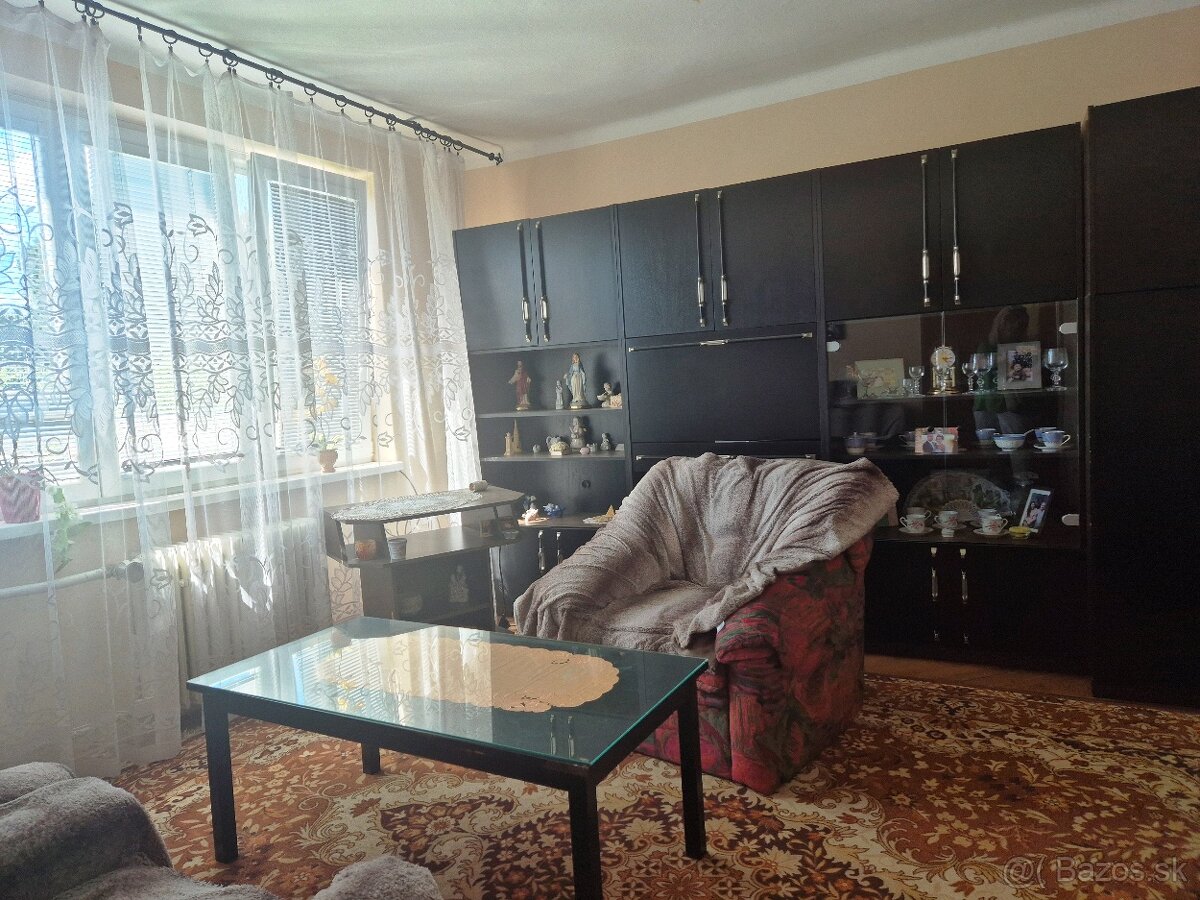 3 izbový byt na predaj s garážou v Nových Zámkoch. - 3