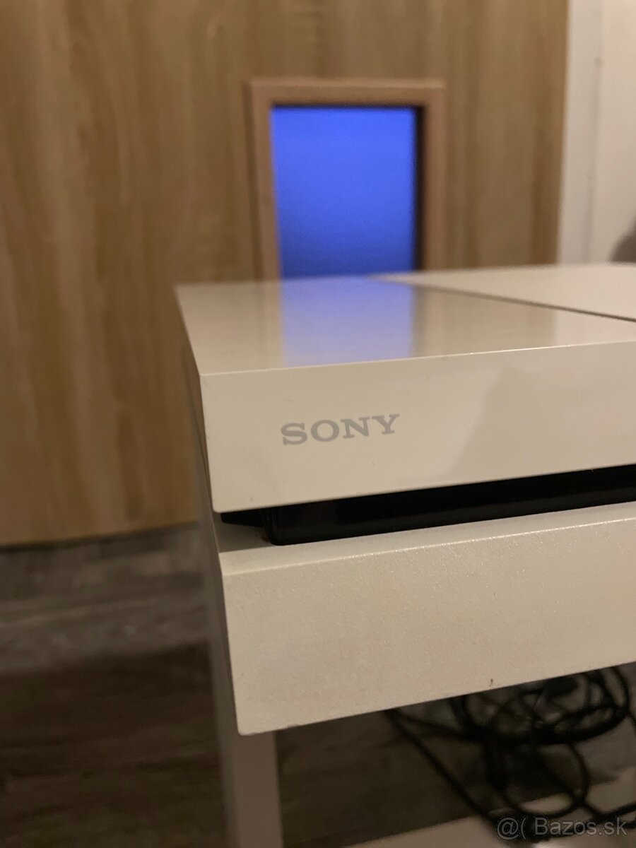 PlayStation 4 – biela, 500 GB, výborný stav - 3