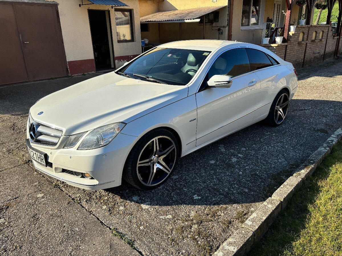 Mercedes Benz Coupe - 3