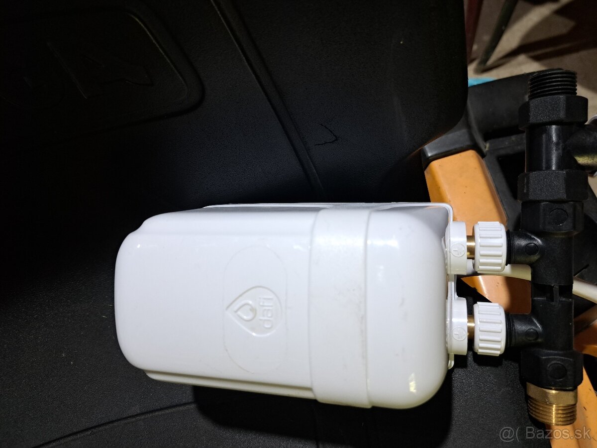 Predám prietokový ohrievač na 220 v a 380 v - 3