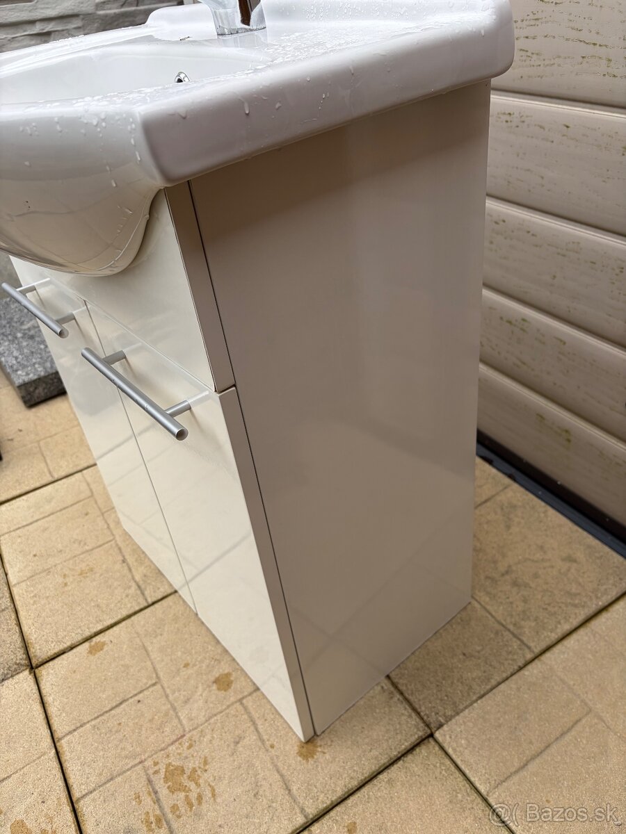 kupelnova skrinka zrkadlo - 3