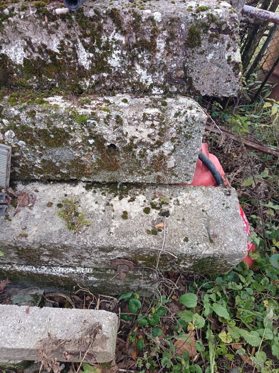 Predám betónové stĺpy - 3