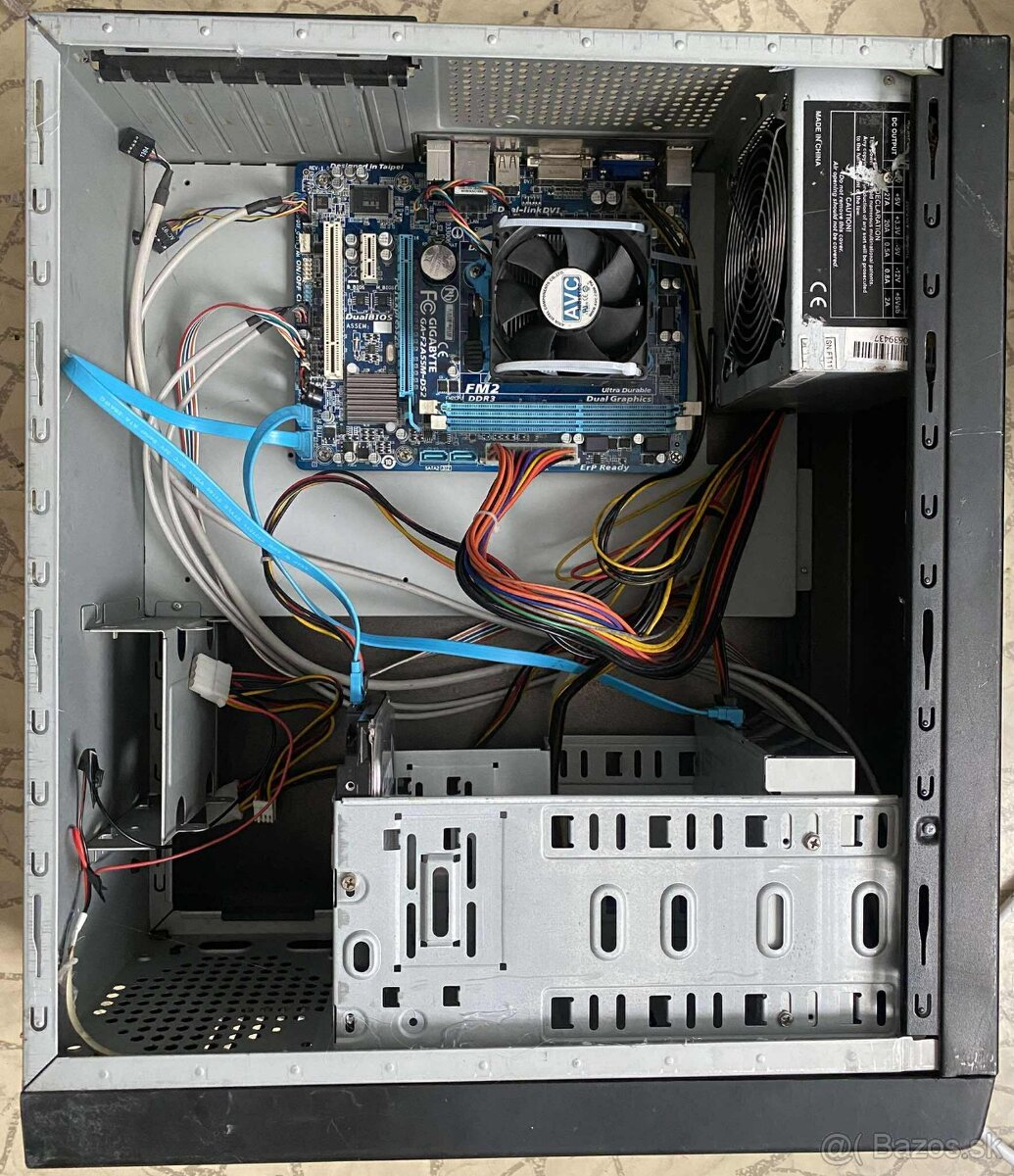 Predám kancelárski pc z amd a4 bez ram 320 gb hdd - 3