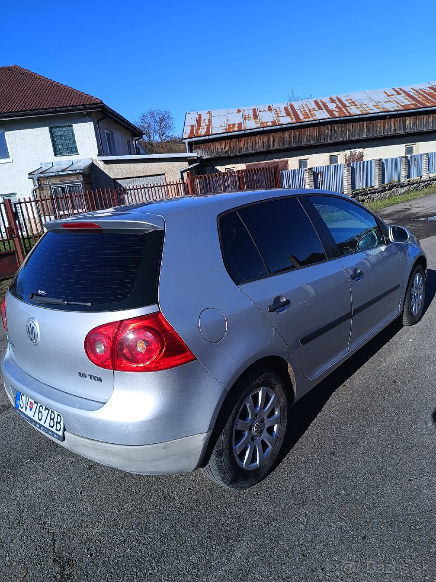 Volkswagen golf - 3