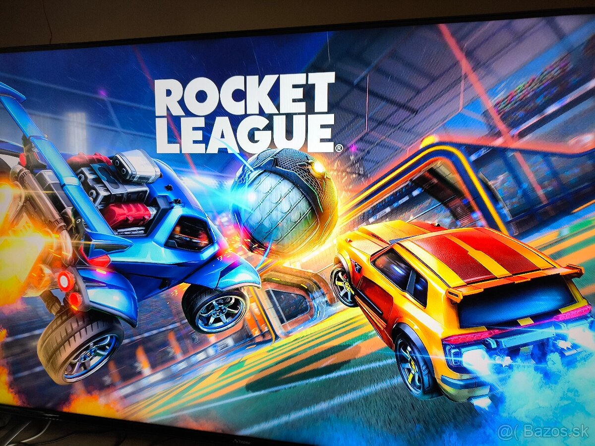 SONY PlayStation 4 slim + 2 ovládače - 3