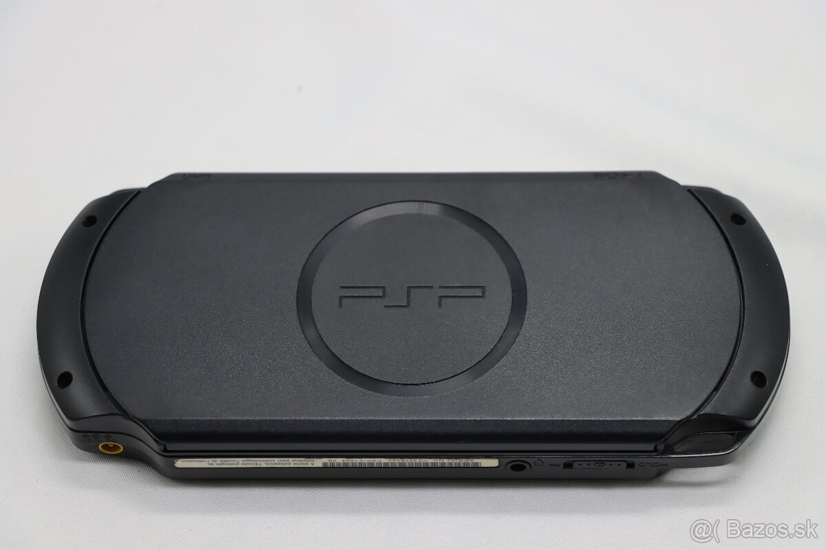 PSP E1004 Street + 4GB karta + 7 hier + krabica - 3