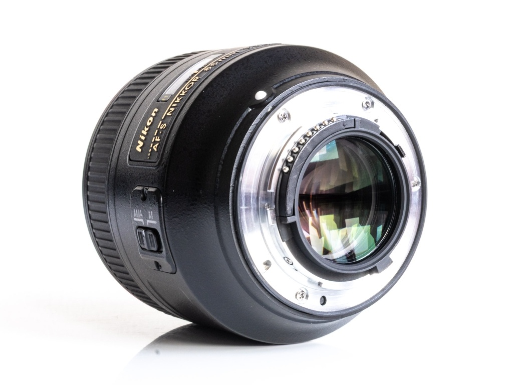 Nikon AF-S Nikkor 85 mm f/1.8G - 3