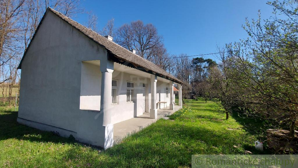 Malá chalúpka na okraji polosamoty s 40 á pozemkom v obci - 3