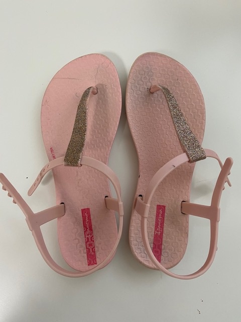 Darujem dievčenské sandálky Ipanema - 3