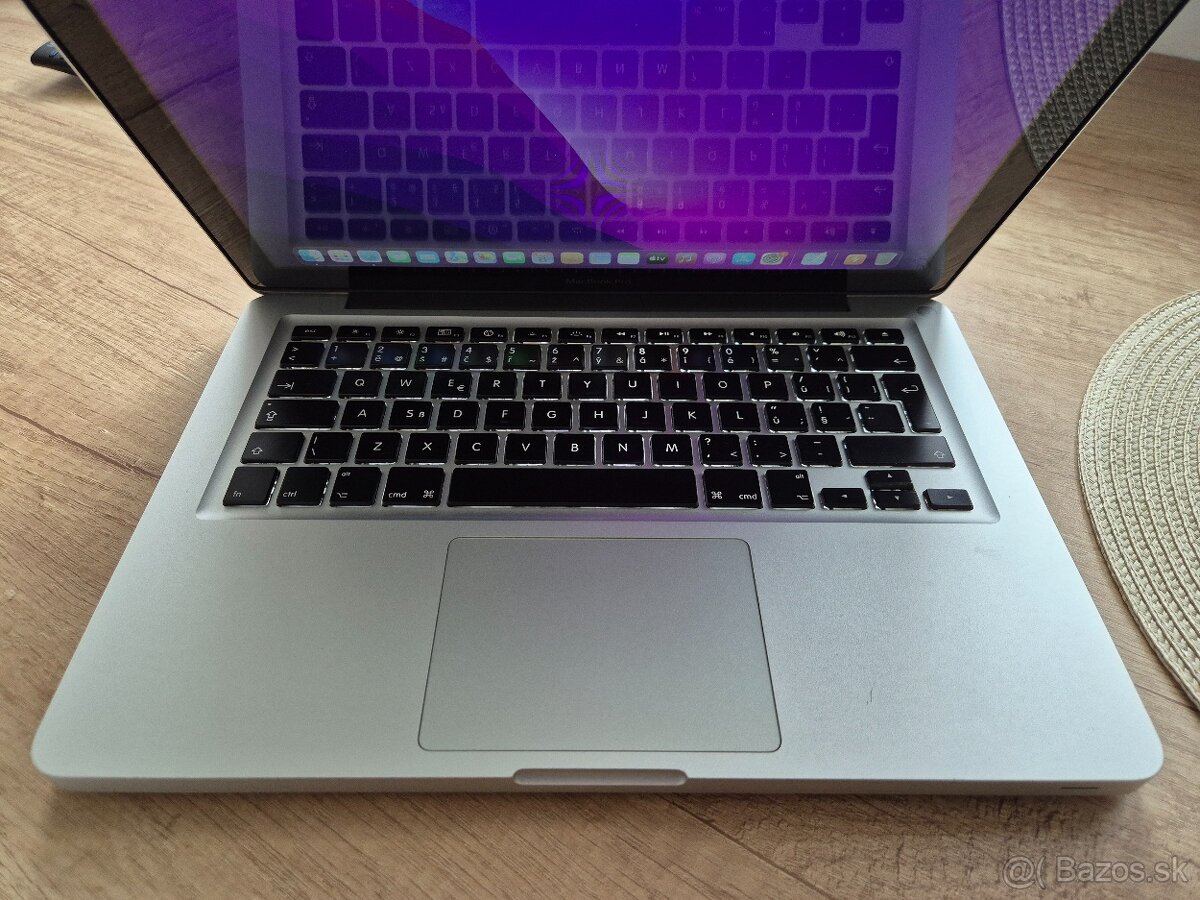 MacBook Pro (13-inch, 2009) /Core 2 Duo/4GB RAM/256GB SSD - 3