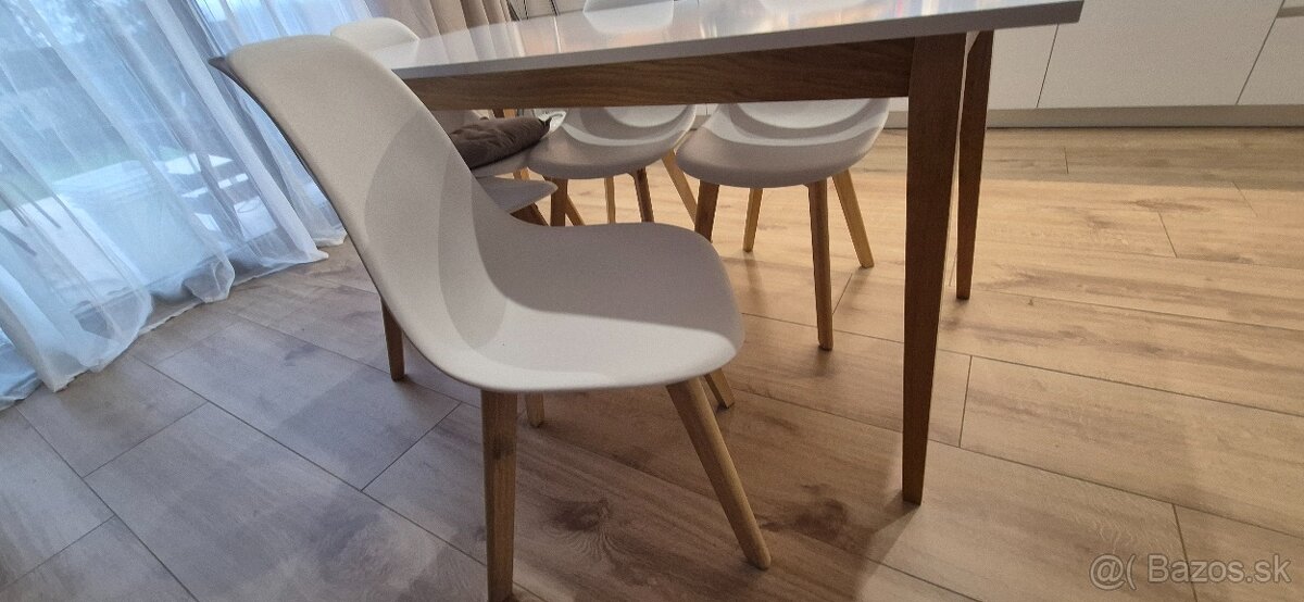 Jedalensky stol a stolicky - 3