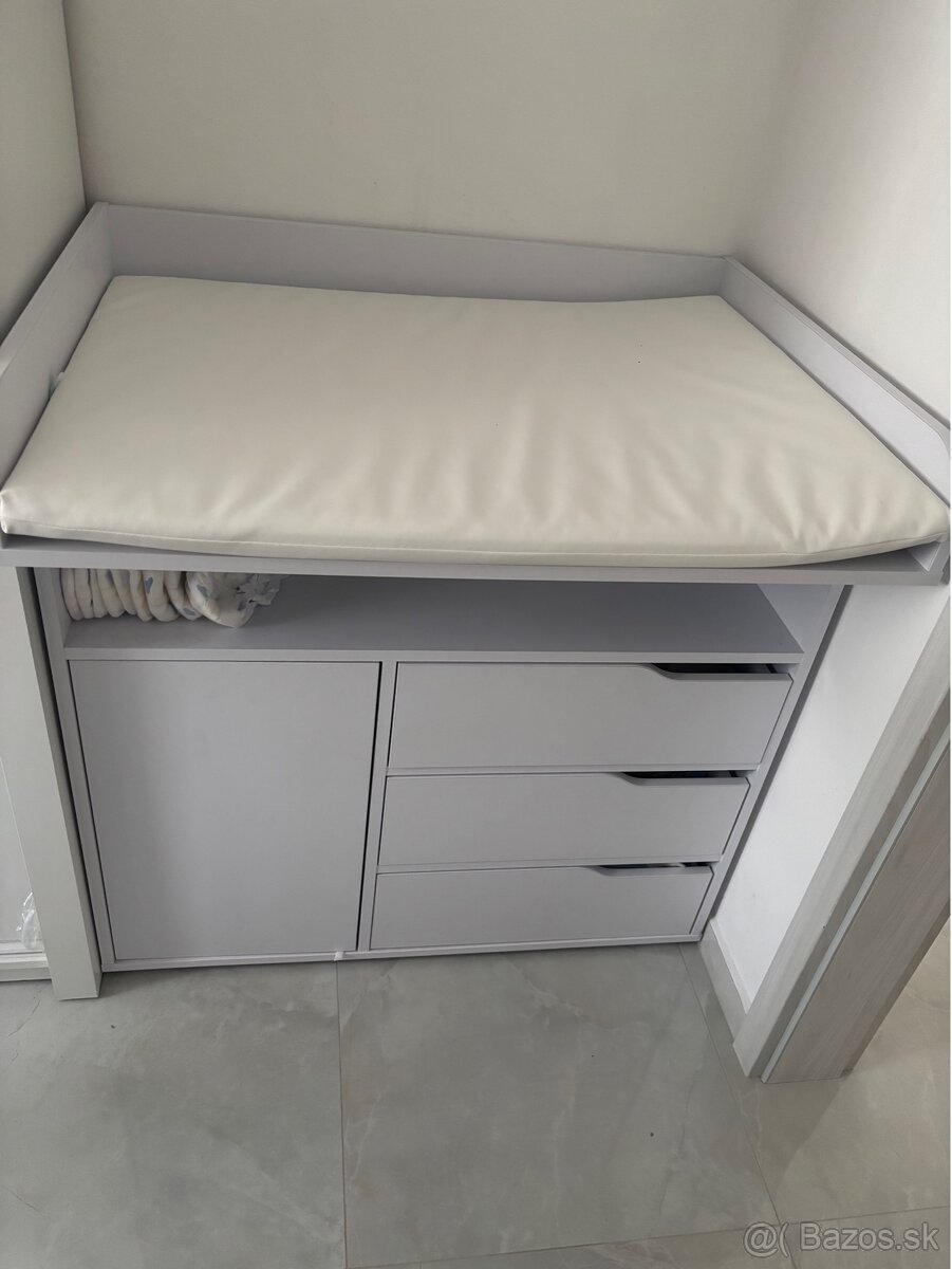 Detská postielka a prebaľovací pult - 3