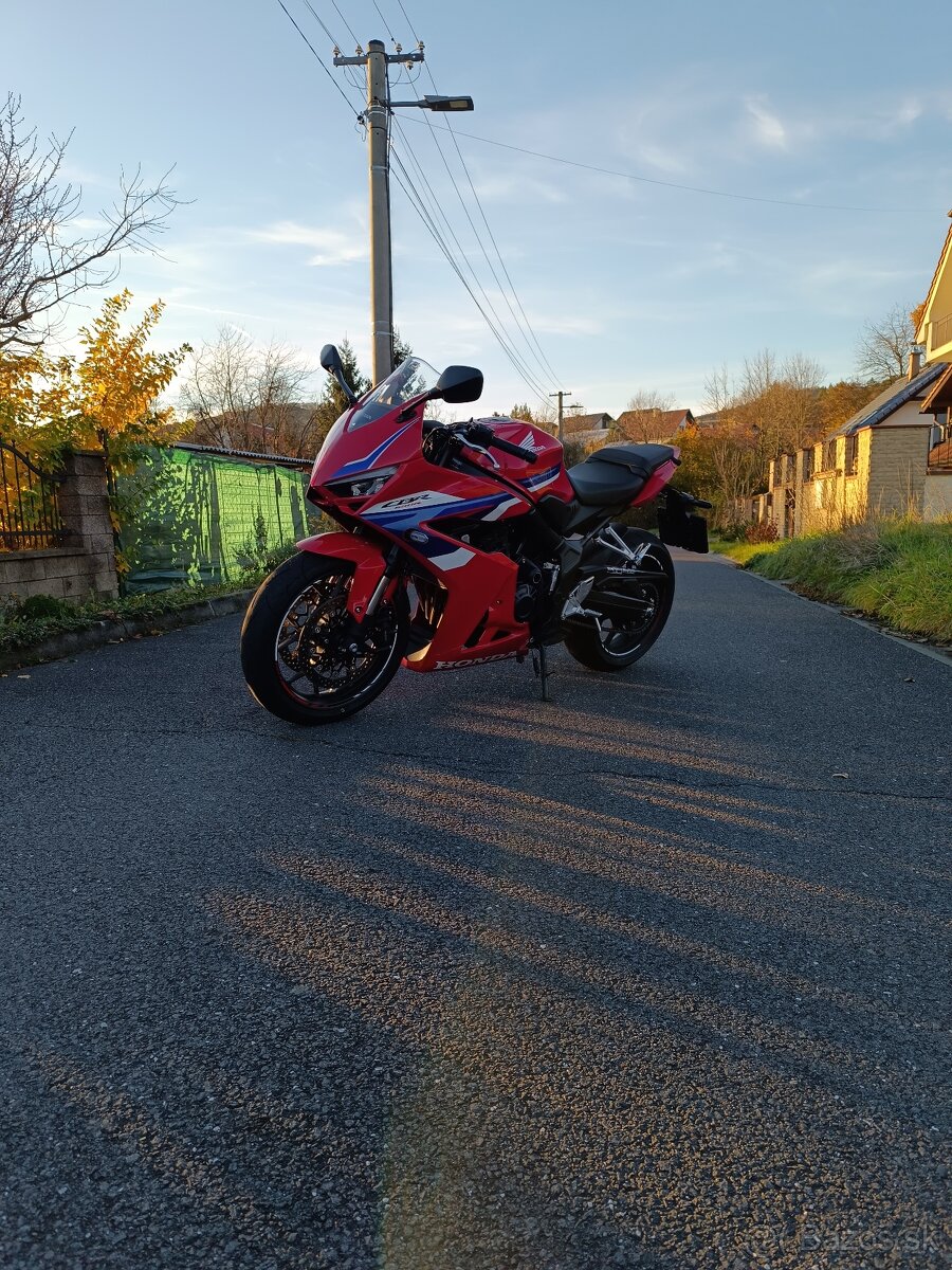Honda CBR 650r - 3