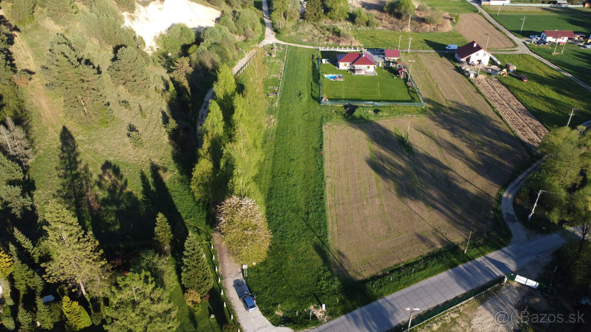 Predaj 2 pozemkov za sebou vo Valči - 3