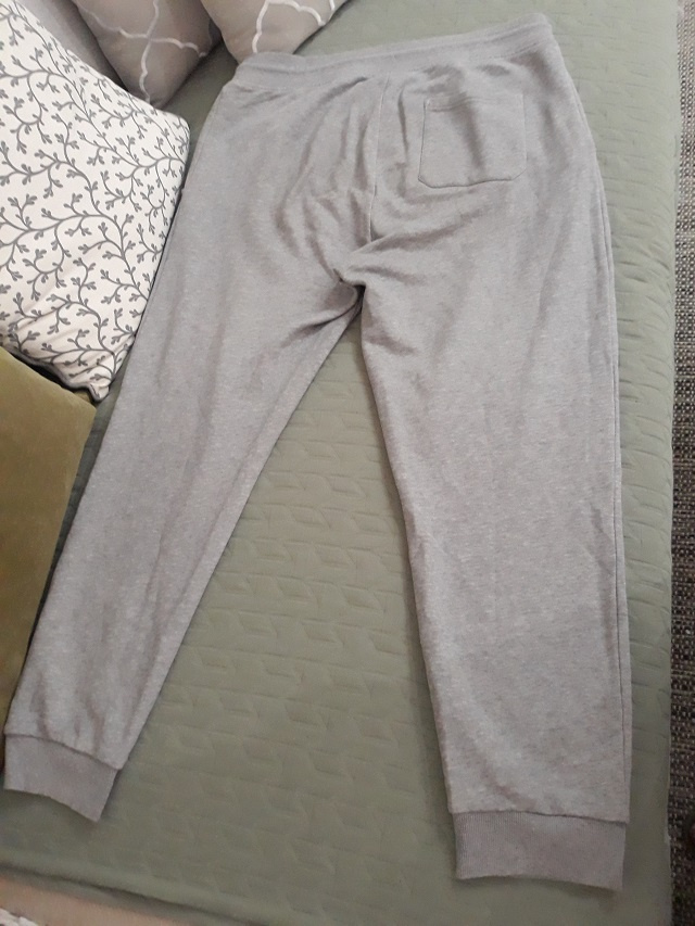 Predám pánske tepláky zn. Gant, veľkosť XL - 3