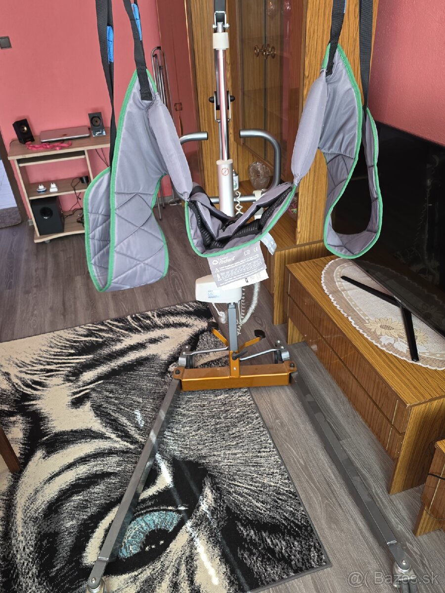 Predám elektrický zdvihák pre imobilných. - 3