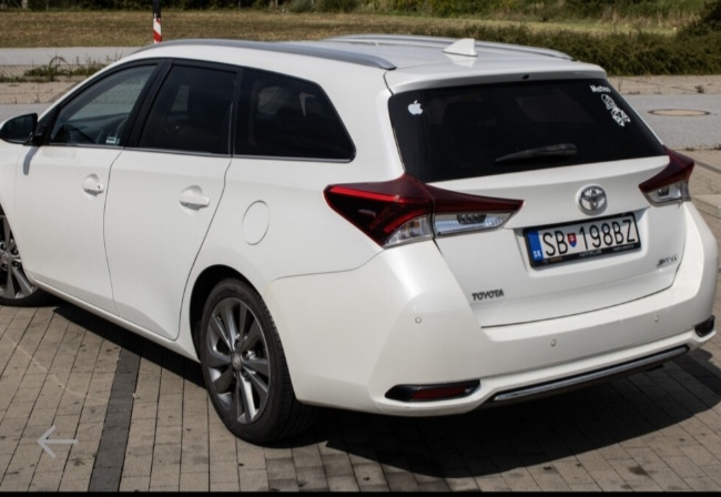 TOYOTA AURIS TOURING SPORT - 3