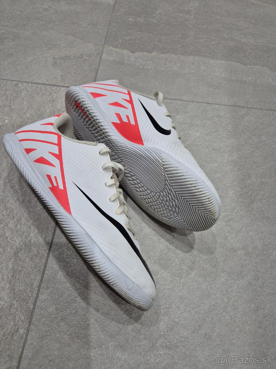 Halové tenisky Nike č.37,5 - 3