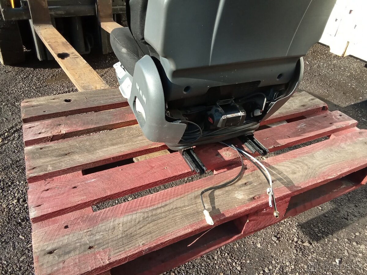 Man tgl Sedačka řidiče - 3