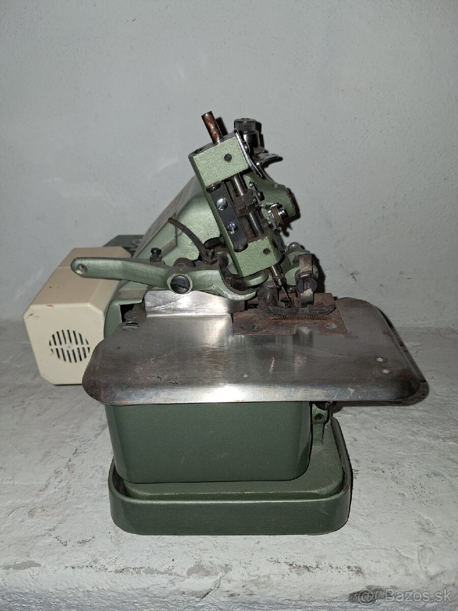 Obnitkovací šijací stroj - 3