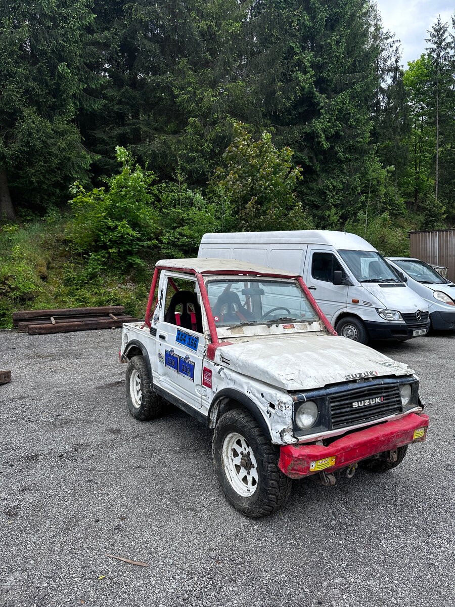 Závodný špeciál Suzuki Samurai