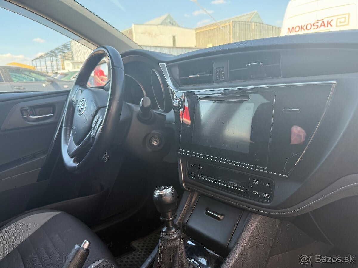 Rozpredam Toyota Auris E18 2016 1.6 D4-D N47C16A lift - 3