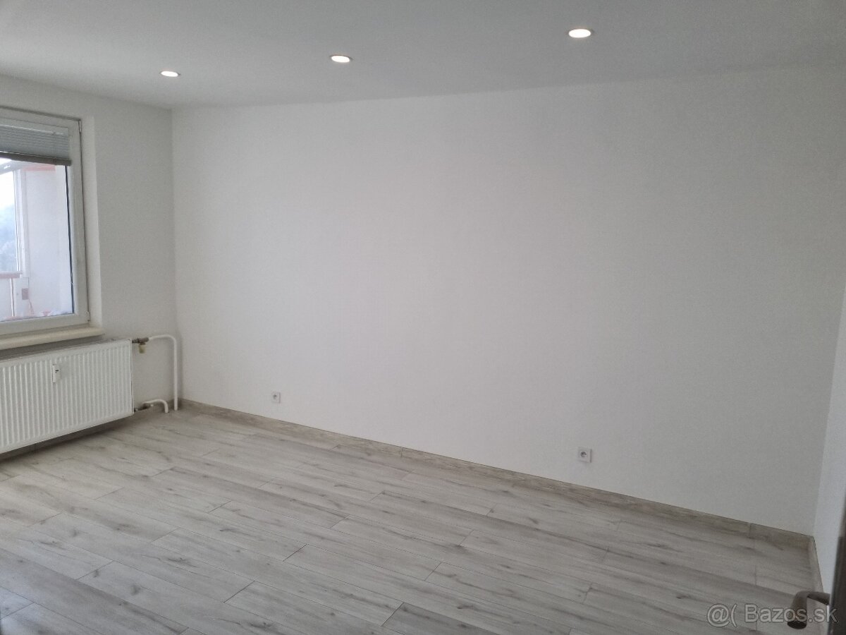 Moderný zrekonštruovaný dvojizbový byt s loggiou v Lučenci - 3