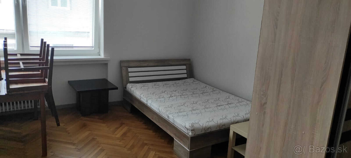 Prenájom garsónky na námestí v Poprade - 3