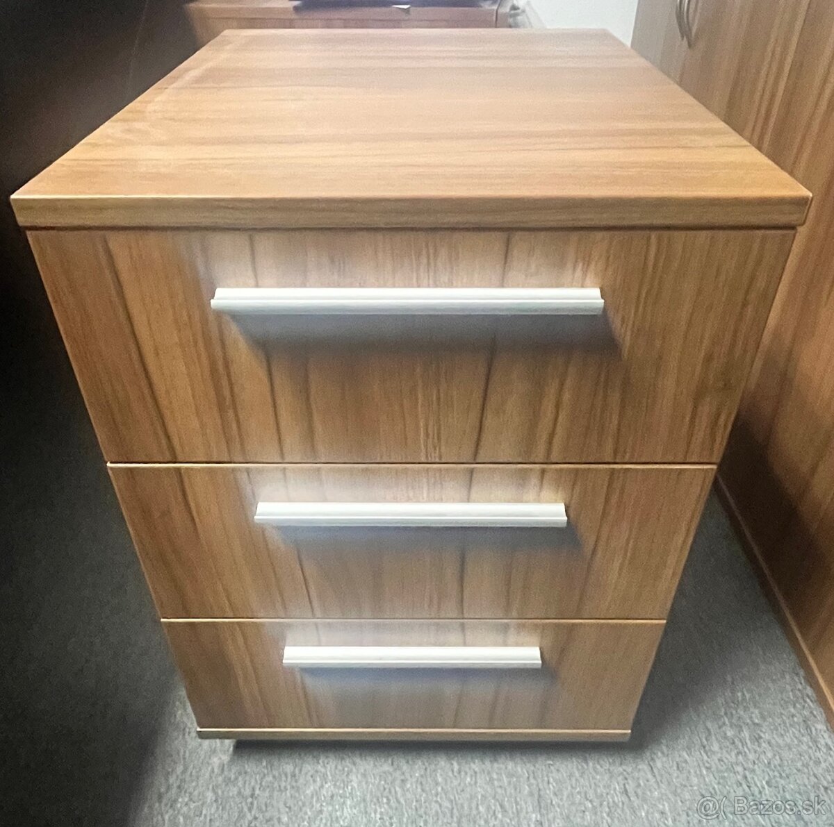 Predám kancelársky nábytok - 3