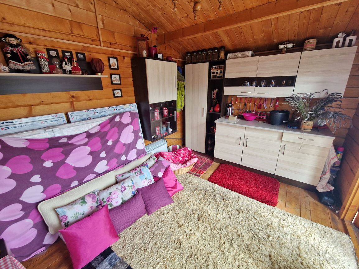 Chatka s pozemkom Dubina 2 - 3