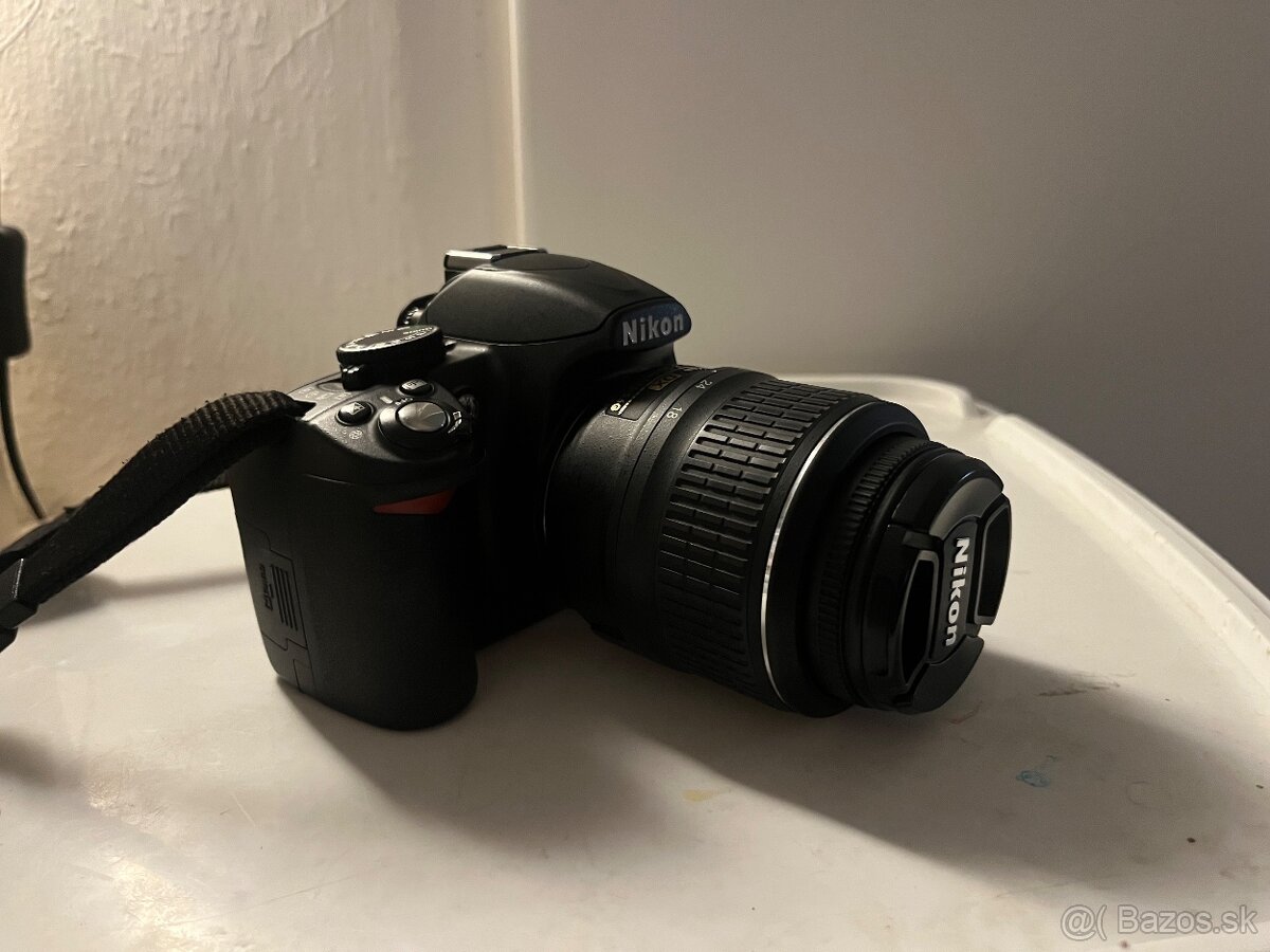 Nikon D3100 - 3
