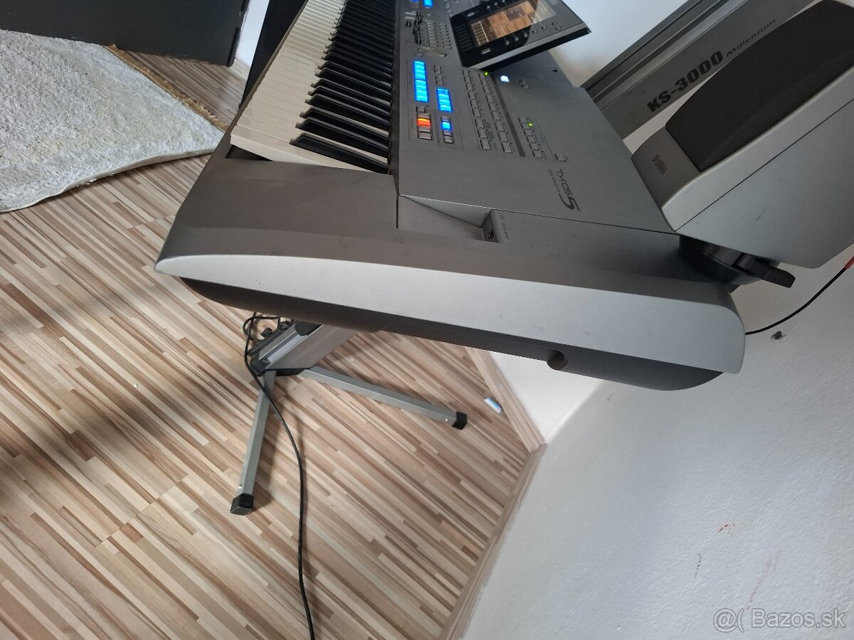 TYROS 5 76 s original ozvučením - 3