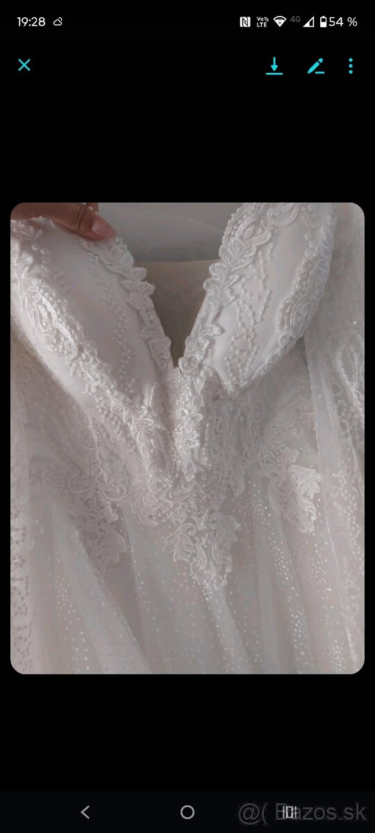 Krásne vyšívané svadobné šaty 5 - 3