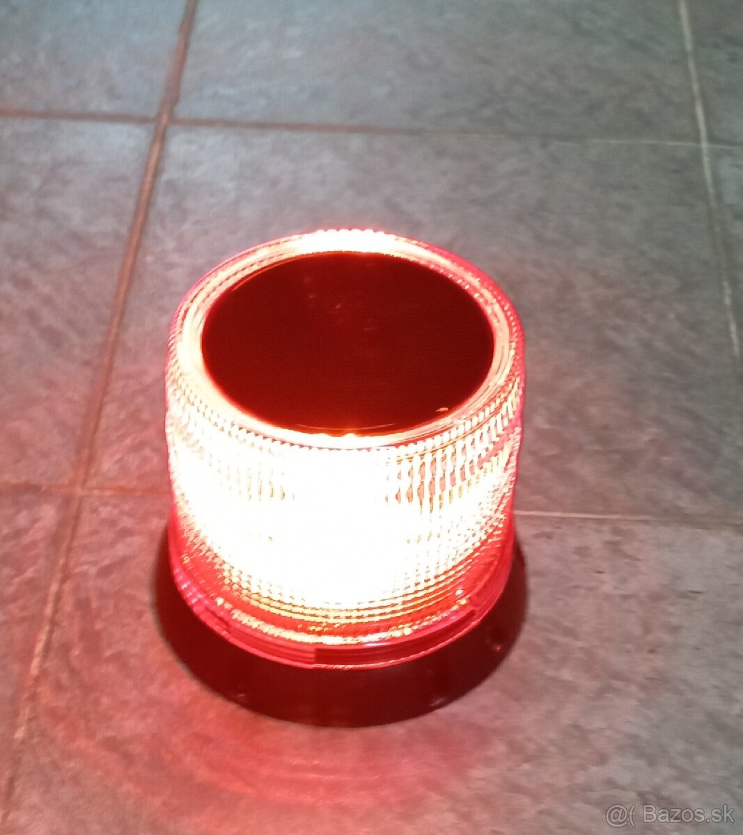 Predám LED maják na solárne nabíjanie - 3