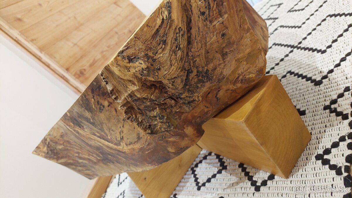 Drevený stolík masív - 3