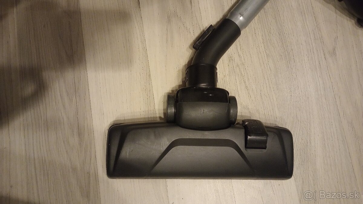 Vysávač Electrolux EUSC 62-DB - 3