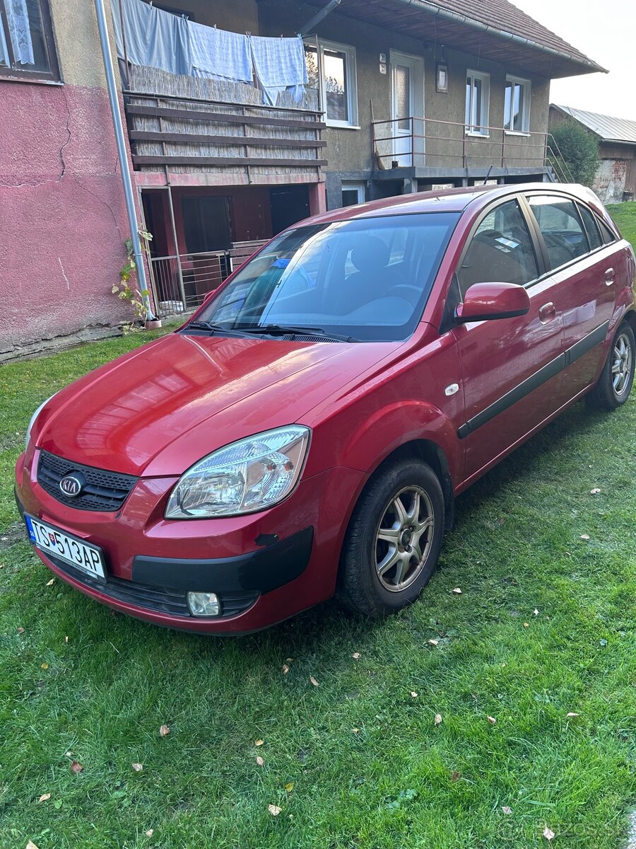 Kia Rio 1.4i benzín 71kw M5 - 3