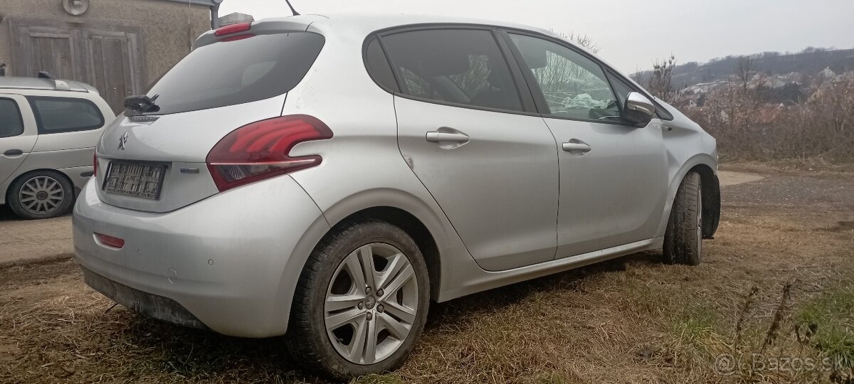 Peugeot 208 1.2 60kw puretech díly - 3