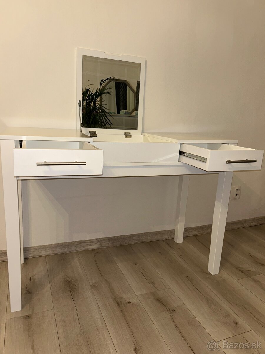 Kozmetický stolík - 3