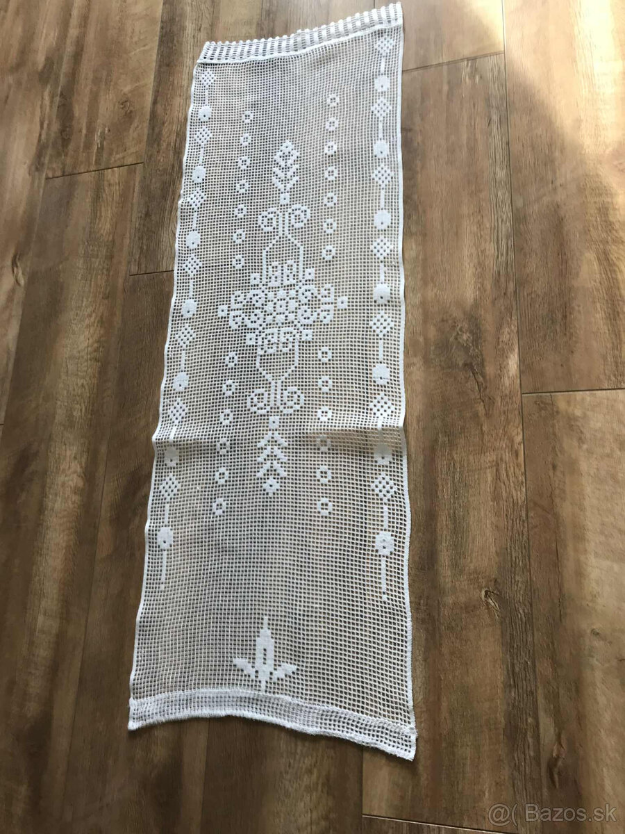 zaclonka a vyšivaný obrus - 3